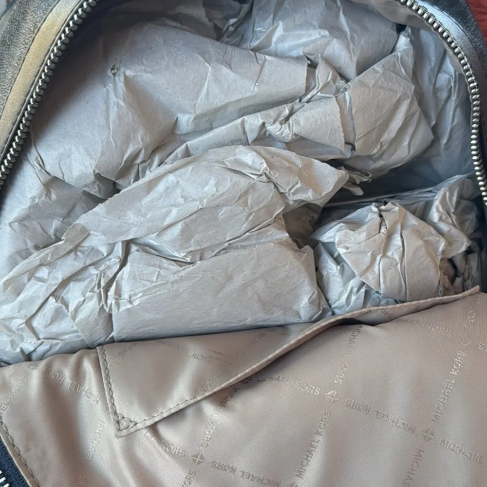 Michael Kors Tan Interior Bag - Picture 2 of 2